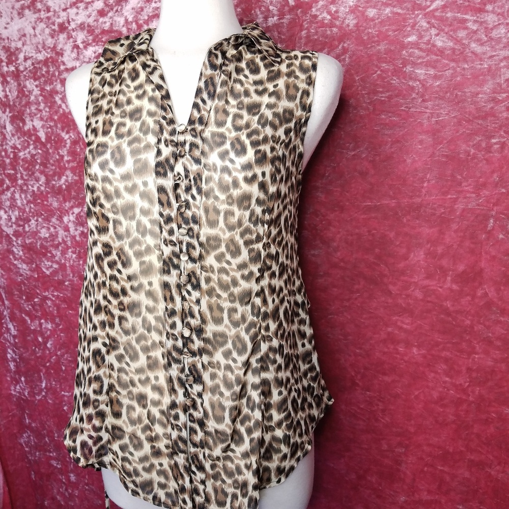 CLOSET CLEANOUT ⚠️Leopard print top